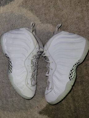 Nike Little Posite GS One Foamposite Triple White Sneakers HQ1960-100 Y2.5